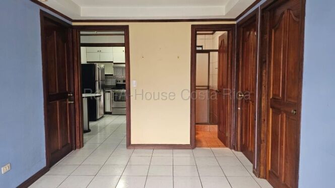 VENTA DE APARTAMENTO EN MARAVIA SAN VICENTE. EXCELENTE UBICACIÓN. en San Vicente, Moravia, San José — ₡ 42 000 000