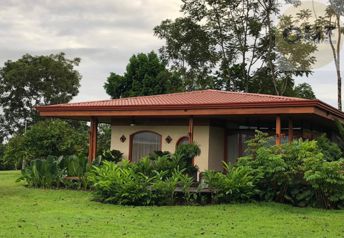 Vendo Villas en Arenal Hills in Ángeles, San Ramón, Alajuela — $400,000 - Photo 2 of 9