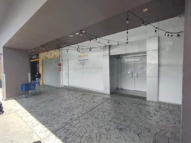 Se Gran Alquila Local Comercial - Mall Paseo de las Flores en San Francisco, Heredia — $4,223