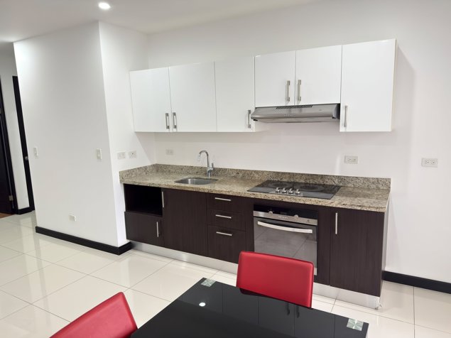 Alquiler de Apartamento en Escazú in Escazú, San José — $1,300 - Photo 2 of 26