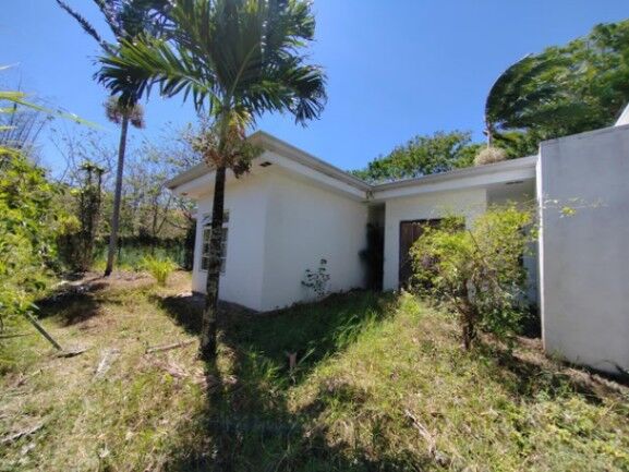 Se vende espaciosa casa con lote de 1,337m2 en Brasil Santa Ana 24-1528 in Brasil, Santa Ana, San José — $415,000