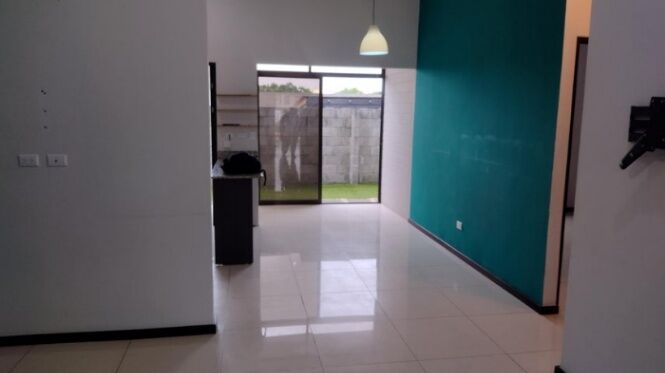 Se vende espaciosa casa en condominio de La Trinidad San José 26-352 in La Trinidad, Moravia, San José — $174,800