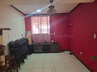 Venta de Casa en Guadalupe-Mata de Plátano. RAH 27-482 en Mata de Plátano, Goicoechea, San José — $194,000 - Foto 4 de 13
