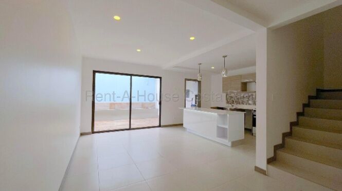 Se alquila casa en San Antonio Escazú 26-1744 in San Antonio, Escazú, San José — $1,500