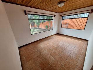 Amplia Casa en Alquiler con Uso Versátil en San Rafael de Santa Ana en San Rafael, Escazú, San José — $3,000 - Foto 5 de 32