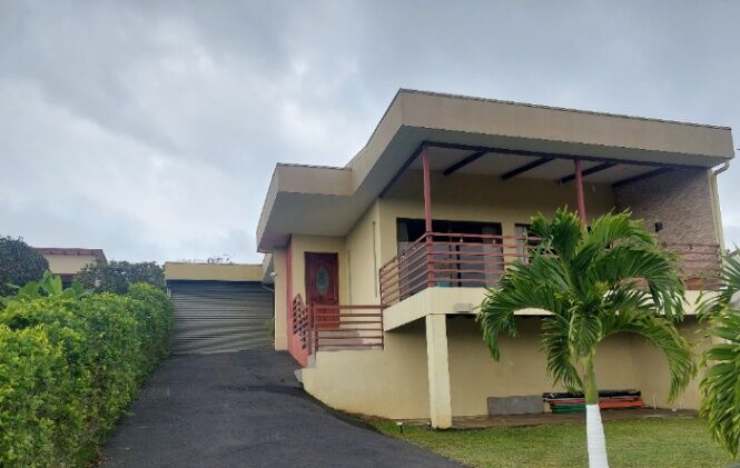Hermosa casa con amplia propiedad  en San Juan, Naranjo, Alajuela — ₡ 73 000 000