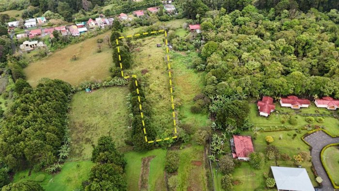 Lote con Potencial de Desarrollo en San Isidro de Heredia in San Isidro, Heredia — ₡ 162 000 000 - Photo 2 of 7