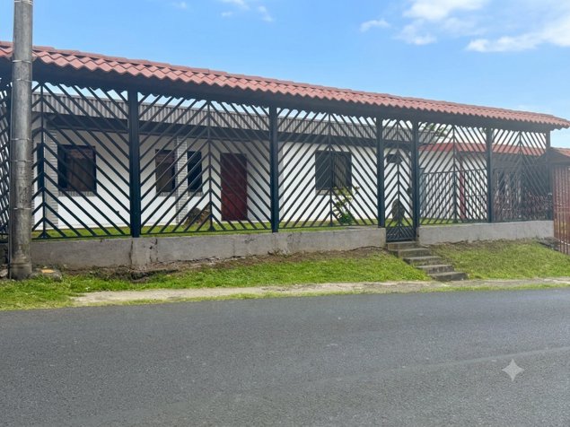 Venta de Casa en Barva de Heredia en Barva, Heredia — ₡ 135 000 000