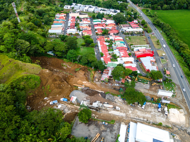¡Invierte en tu Futuro! Terreno en Venta en Garabito de 9991 m2 en Jacó, Garabito, Puntarenas — $1,250,000 - Foto 3 de 12