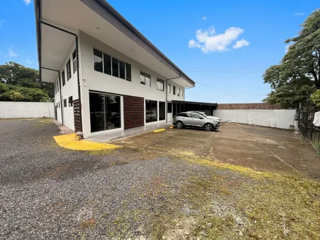 Venta/Alquiler edificio comercial para inversión Pozos, Santa Ana (AF) in Pozos, Santa Ana, San José — $20