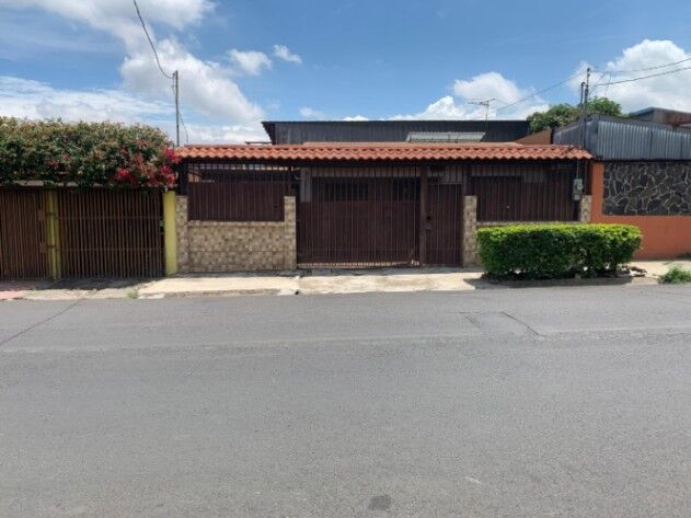 CASA EN VENTA , PAVAS SAN JOSÉ, COD#25-1747 en Pavas, San José — ₡ 68 000 000