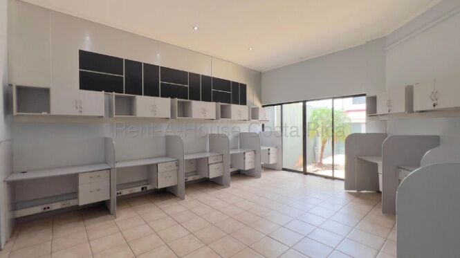 Venta de Casa Comercial/Residencial en Mata Redonda, San José. RAH 26-2148 in Mata Redonda, San José — $450,000