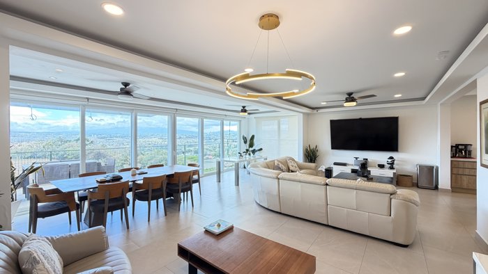 ¡Se Vende! Casa en Condominio | Guachipelin, Escazú | 4 habitaciones in San Rafael, Escazú, San José — $698,000