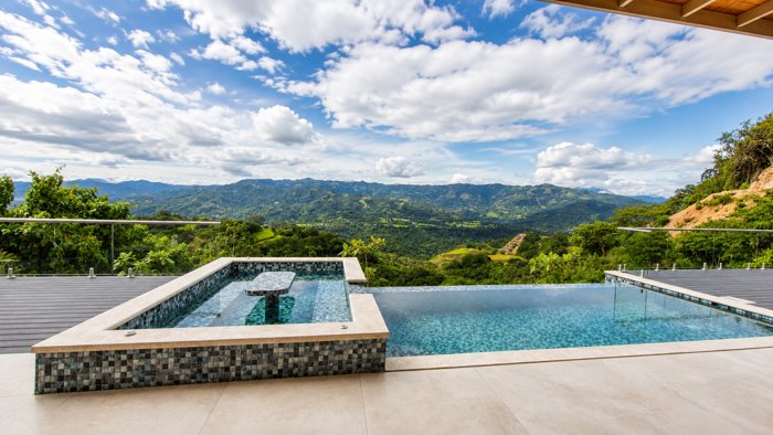 Casa nueva y casa de huéspedes en la principal comunidad de Las Rocas in Atenas, Alajuela — $825,000 - Photo 2 of 55