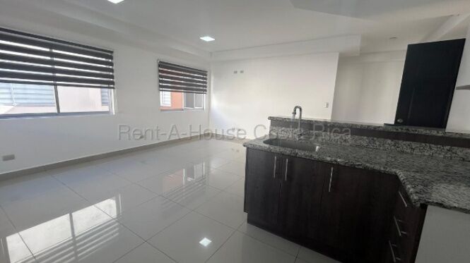 ALQUILER DE APARTAMENTO EN CONDOMINIO BELLO CAMPO EN ALAJUELITA. in San Felipe, Alajuelita, San José — $1,050