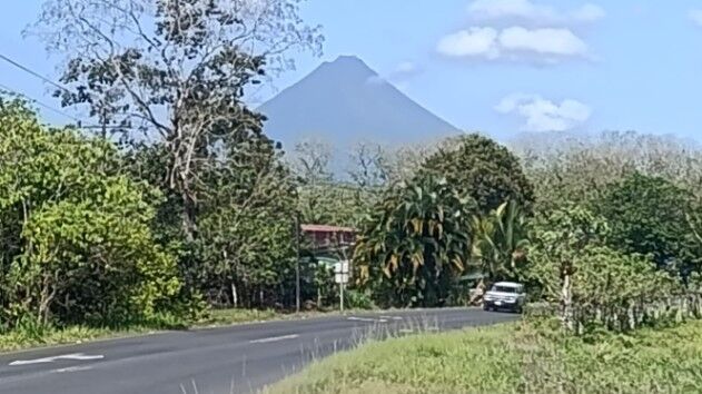 BELLA Y ÚTIL PROPIEDAD EN SAN JORGE DE LA FORTUNA DE SAN CARLOS.  in La Fortuna, San Carlos, Alajuela — ₡ 100 000 000