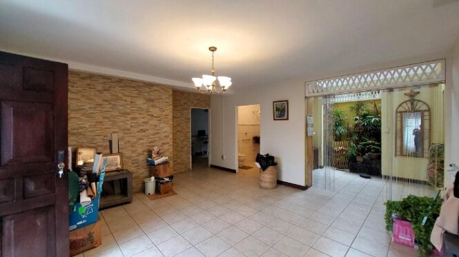 Venta de Casa + APTO en Catedral, San José. RAH 25-825 in Catedral, San José — ₡ 73 000 000