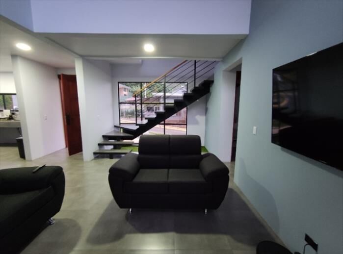 VENTA HERMOSA CASA MODERNA RECIÉN CONSTRUIDA  en San Ramón, Alajuela — ₡ 110 000 000