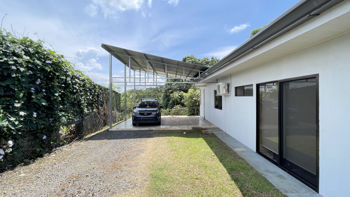 Single-Story Home for Sale in Atenas with Private Pool and 4 Bedrooms - Photo 2 of 3