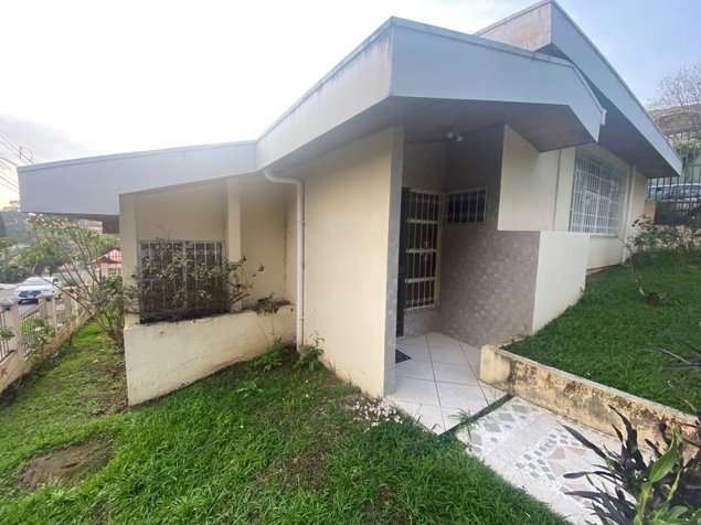 VENTA DE CASA ESQUINERA EN LOS COLEGIOS, MORAVIA en San Vicente, Moravia, San José — $195,000 - Foto 2 de 12