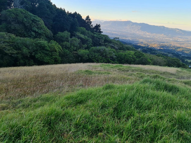 VENTA - Propiedad de 10.000 m² con Río y Vista Panorámica en Sacramento, Barva de Heredia en San José de La Montaña, Barva, Heredia — ₡ 131 250 000
