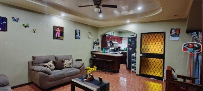 MLS-26-597 KQ VENTA CASA CON APARTAMENTO DESAMPARADOS SAN JOSE CONTACTENOS AL # 88987222 en Desamparados, San José — ₡ 72 500 000