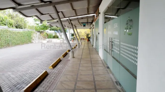 Venta de Centro Comercial en La Guácima de Alajuela. RAH 26-2206 OPORTUNIDAD DE INVERSIÓN in Guácima, Alajuela — $1,700,000 - Photo 3 of 13