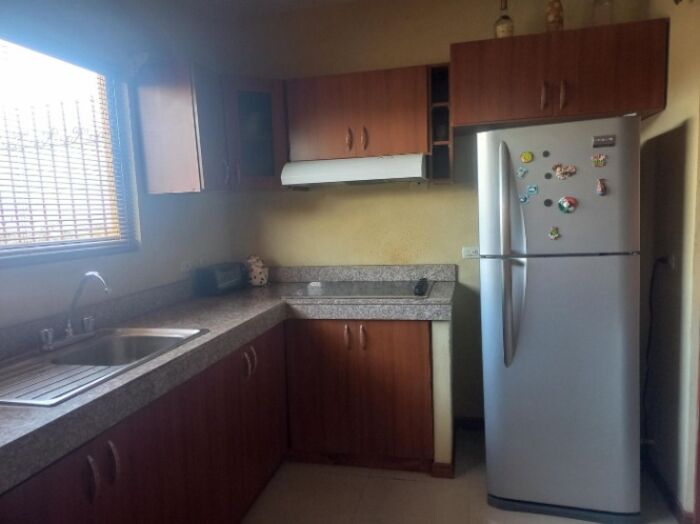 Venta de Casa + APTO en Mata de Plátano, San José. RAH 26-575 en Mata de Plátano, Goicoechea, San José — ₡ 140 000 000