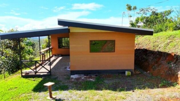 CABAÑA EN VENTA EN EL CORAZÓN DE SANTA ELENA in San Isidro De El General, Pérez Zeledón, San José — $80,000