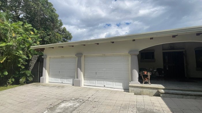 Venta de propiedad de uso mixto con piscina y amplias áreas verdes #26-76 GS en San Juan, Santa Bárbara, Heredia — $900,000