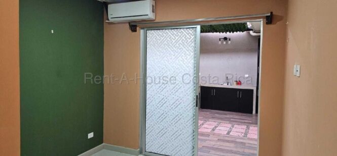 MLS-26-2255 KQ VENTA CASA SAN ANTONIO ALAJUELA CONTACTENOS AL # 88987222 en San Antonio, Alajuela — $152,000