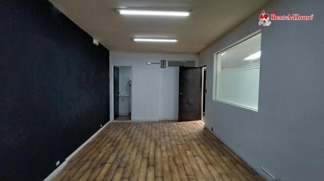 Venta de Local Comercial con Oficinas en Carmen, San José. RAH 25-733 in Carmen, San José — $1,850,000