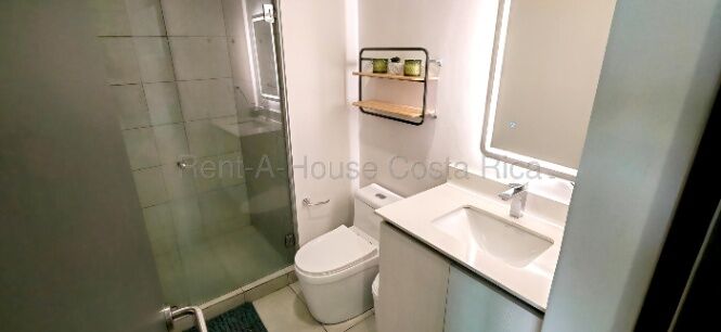 Se alquila apartamento en Mata Redonda San José 26-1821 en Mata Redonda, San José — $1,400