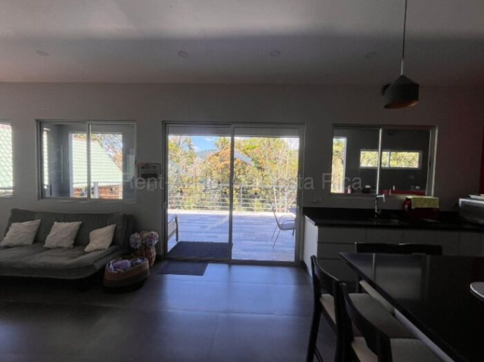 Se vende casa y cabaña en Jardín de Dota, San José #1923 in Jardín, Dota, San José — $490,000