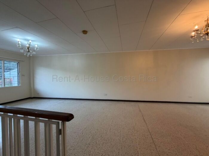Casa amplia, luminosa y con excelente ubicación #26-1593 GS in Mata Redonda, San José — $1,500