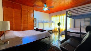 SE VENDE FINCA CON NACIENTE DE AGUA Y ACCESO ASFALTADO EN SAN PEDRO in San Pedro, Pérez Zeledón, San José — $400,000 - Photo 4 of 33