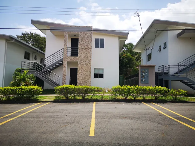 AMPLIO APARTAMENTO CON FINOS ACABADOS EN REMATE BANCARIO en Alajuela — $105,200 - Foto 2 de 18