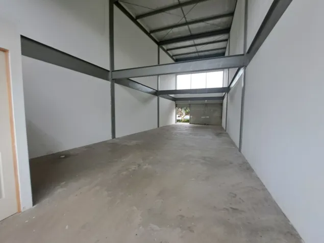 ALQUILER DE LOCAL, SAN JOSÉ, GUACHIPELIN, ESCAZU en Escazú, San José — $2,400 - Foto 3 de 6