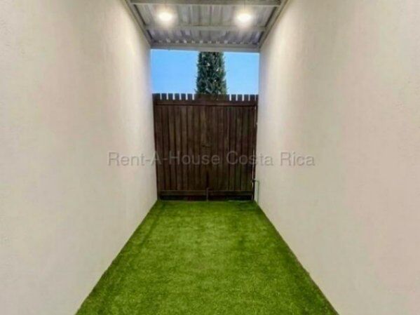 Venta de Casa en La Guácima de Alajuela. in Guácima, Alajuela — ₡ 93 000 000