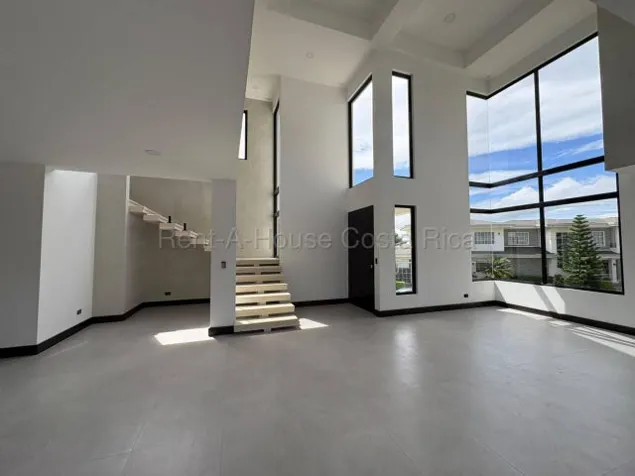 Venta de Casa en Ulloa-Heredia. RAH 27-1033 in Ulloa, Heredia — $775,000 - Photo 3 of 10