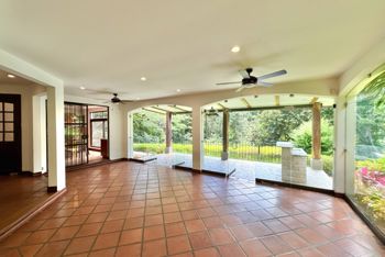 Alquiler de casa en residencial cerrado en Guachipelín de Escazú en San Rafael, Escazú, San José — $4,000 - Foto 4 de 47