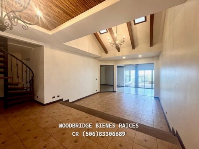 Escazu casa en alquiler en Guachipelin $3.000 /306 metros /3dormitorios en Escazú, San José — $3,000 - Foto 2 de 20