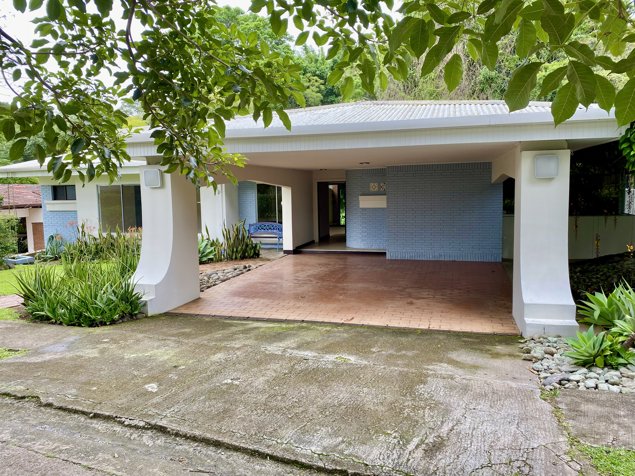 Venta Casa San Rafael, Escazú, Los Laureles - JB 1230 in San Rafael, Escazú, San José — $420,000