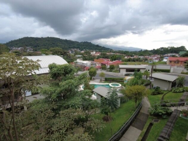 VENTA DE APARTAMENTO EN CURRIDABAT. in Sánchez, Curridabat, San José — $150,000