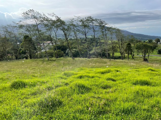 VENTA DE LOTE, HEREDIA, VARABLANCA in Vara Blanca, Heredia — $408,960 - Photo 2 of 4