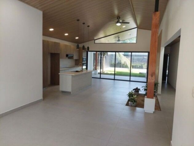MLS-25-1205 LS VENTA CASA GARABITO JACO en Jacó, Garabito, Puntarenas — $375,000