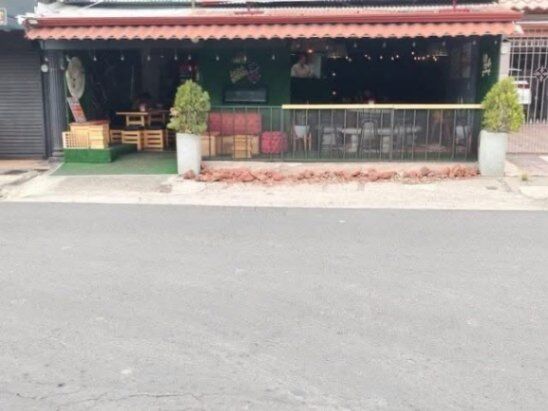 Propiedad comercial y residencial en venta en Alajuela en Alajuela — ₡ 83 000 000