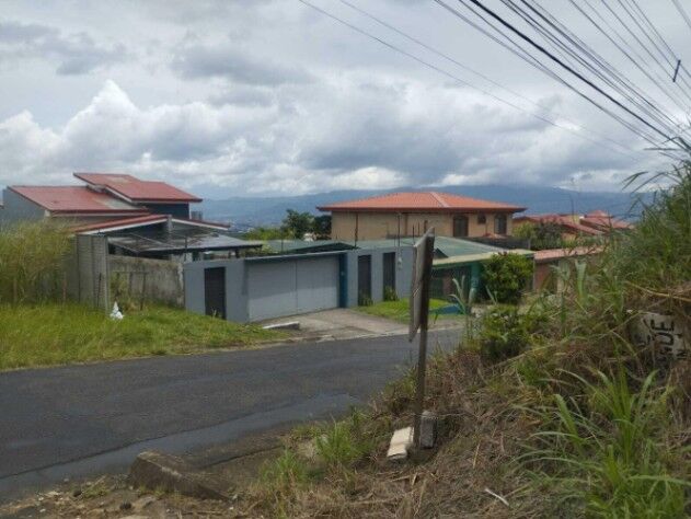 Venta de Lote en San Rafael de Heredia. RAH 26-170 in Concepción, San Rafael, Heredia — ₡ 210 000 000