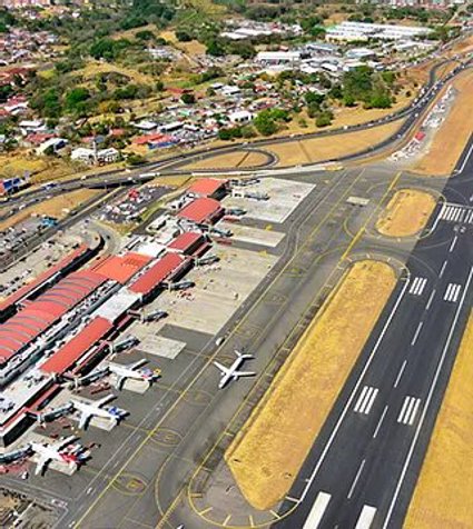 SE ALQUILAN OFICINAS CERCA DEL AEROPUERTO en Río Segundo, Alajuela — $2,725 - Foto 2 de 5
