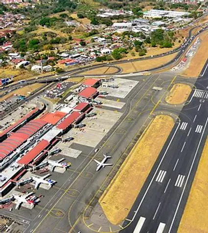 SE ALQUILAN OFICINAS CERCA DEL AEROPUERTO en Río Segundo, Alajuela — $2,725 - Foto 2 de 5